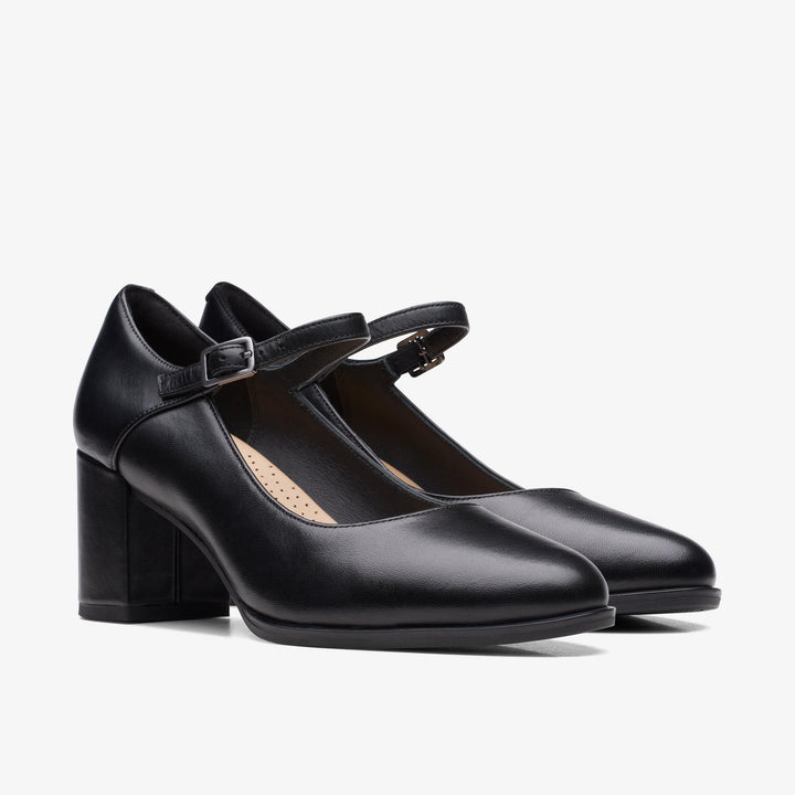 Clarks Women's Freva 55 Strap Shoe