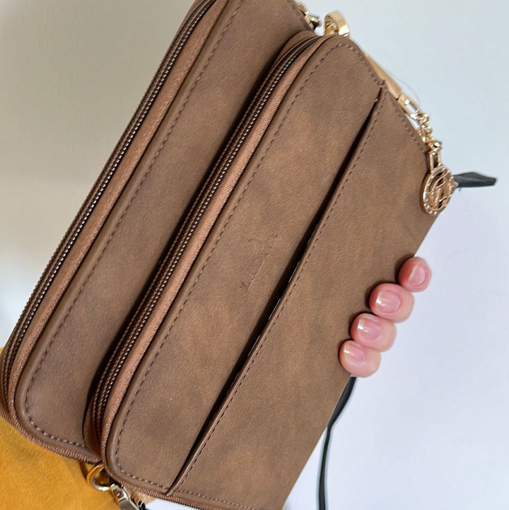 La Diva Women's 5250 Crossbody Bag