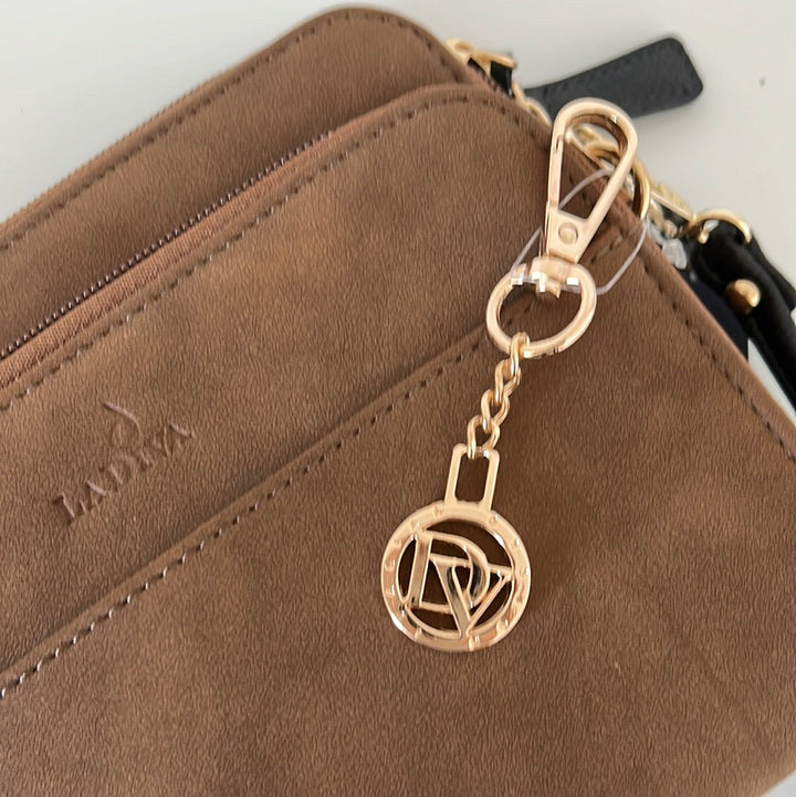 La Diva Women's 5250 Crossbody Bag