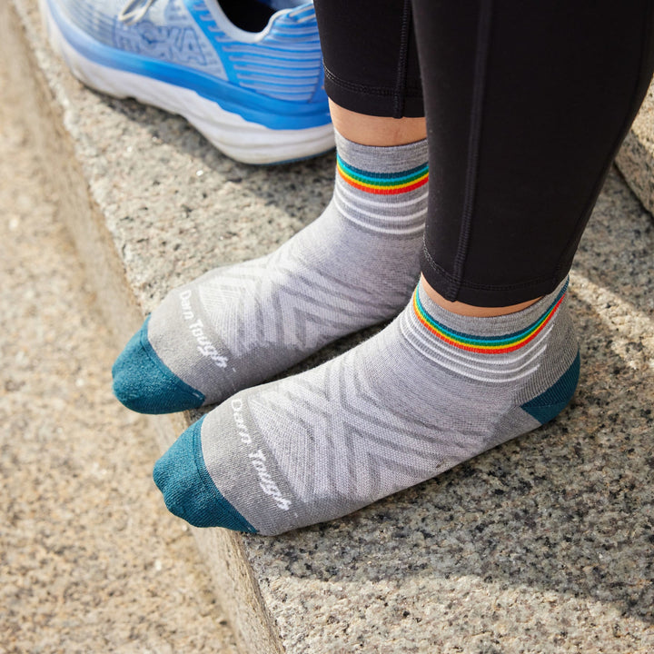 Darn Tough Women's D1048W Running Sock