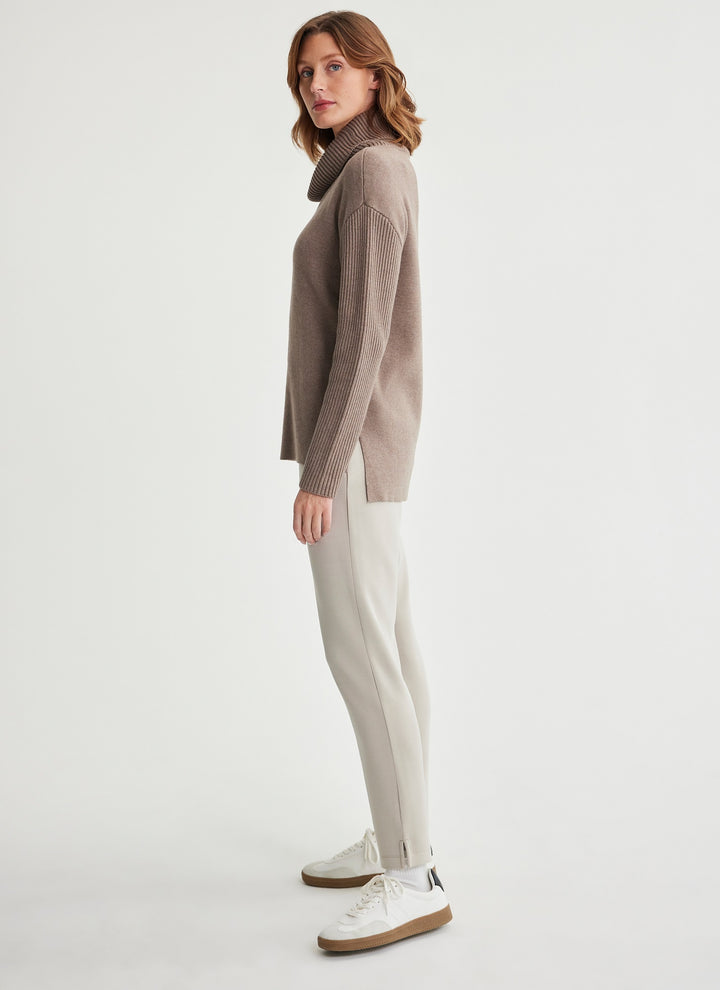 Fig Women's Luna Turtleneck Sweater