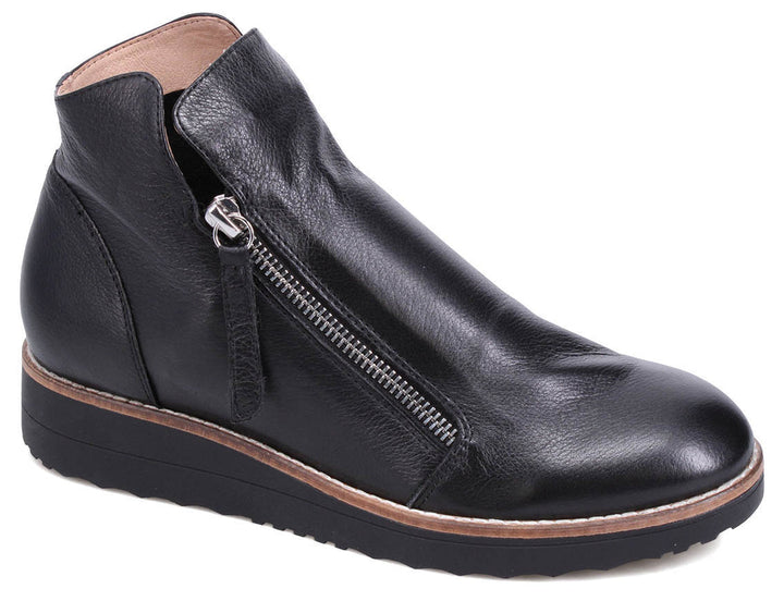 Django and Juliette Women&