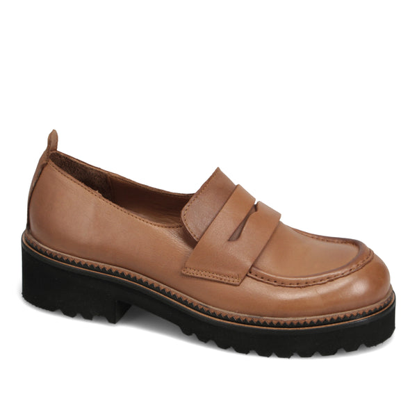 Bueno Women's Annie Loafer Shoe