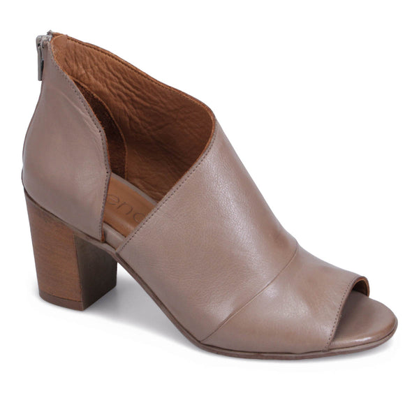 Bueno Women's Usher Shoe